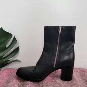 Alexander McQueen by Vero Cuoio Platform Black Leather Boot